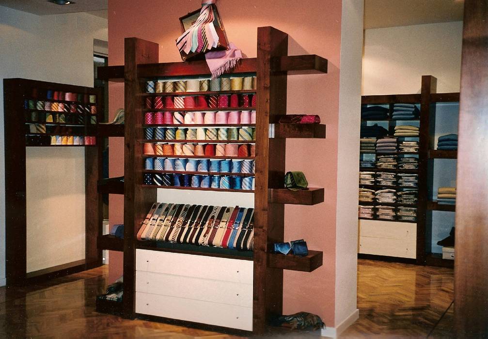 Mueble expositor lacado y barnizado paco santacreu, s.l. tiendas y