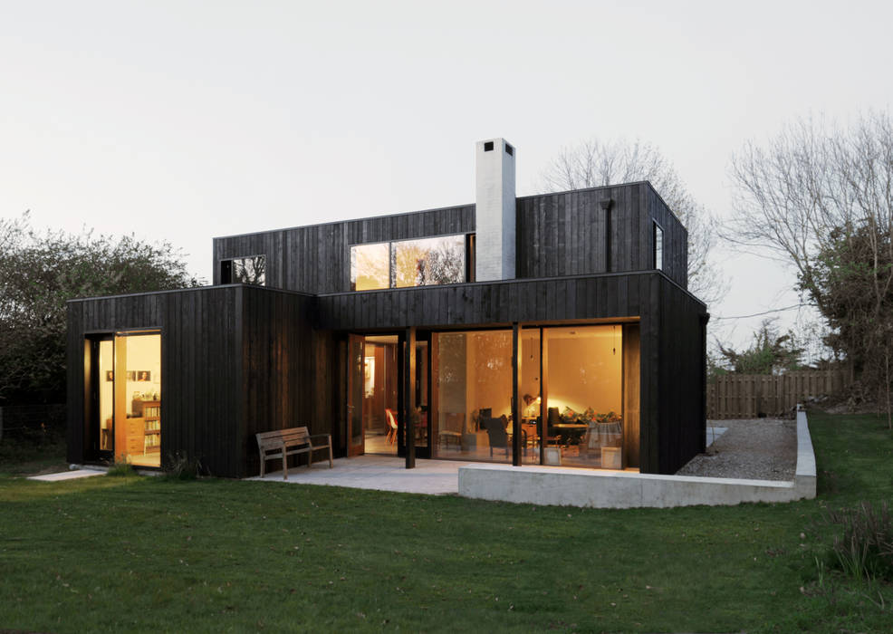 A Timber-Clad House Design on the Isle of Wight: The Sett, Dow Jones Architects Dow Jones Architects Rumah Minimalis