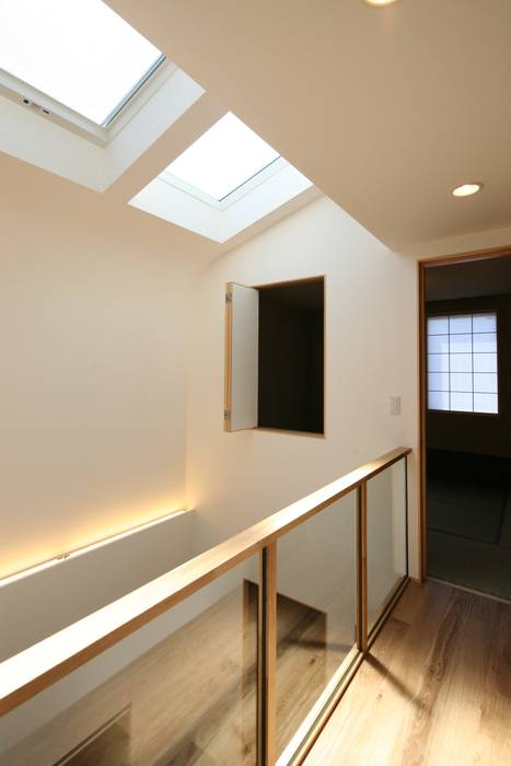 東金町の家【House Higashikanamachi】, Nieda Architects Nieda Architects モダンスタイルの 玄関&廊下&階段