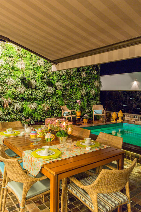 Area Da Piscina Com Jardim Vertical Studio Karla Oliveira Salas De Jantar Modernas Homify