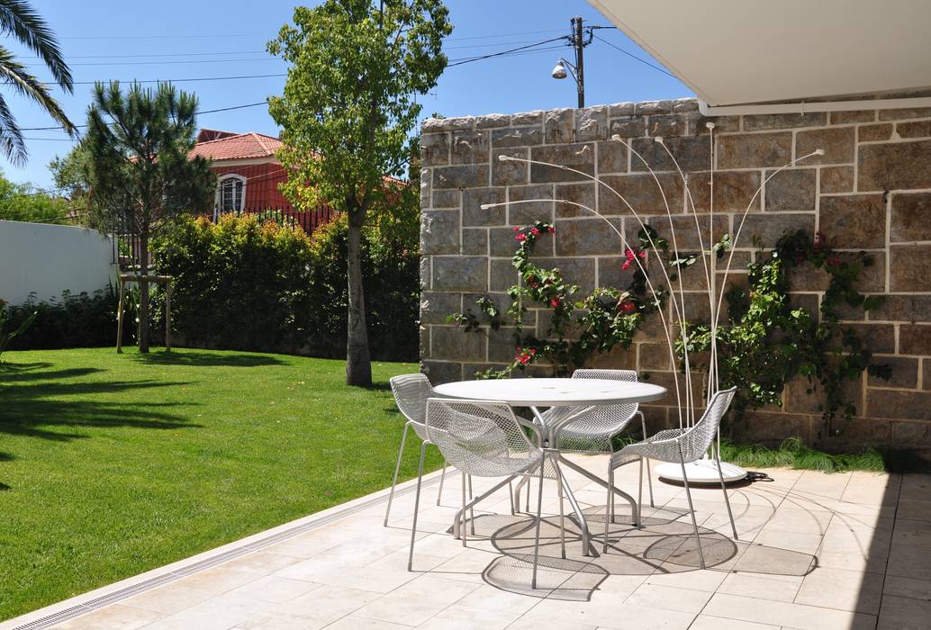 Vista sobre o logradouro Nuno Ladeiro, Arquitetura e Design jardim,nuno ladeiro,architect portugais,portuguese architect,mobiliario exterior,alvenaria em pedra,terraço,aprazivel