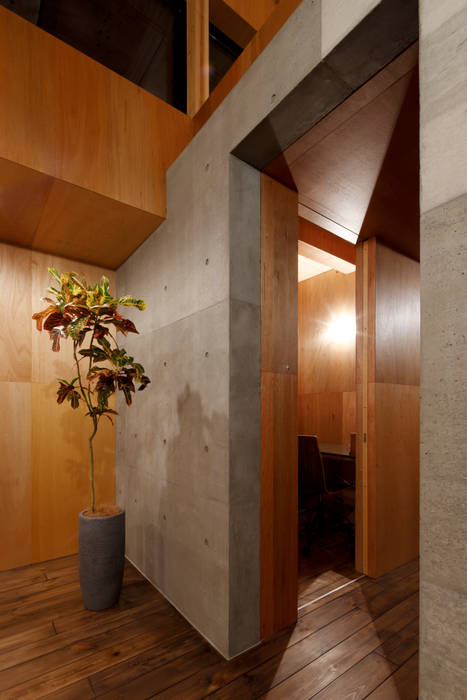 小さな個室 道家洋建築設計事務所 ラスティックデザインの 書斎