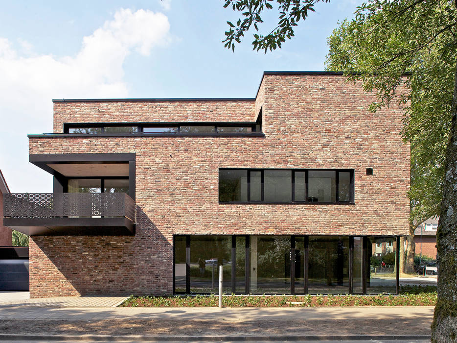 Außergewöhnlicher Kubus: Haus Strathmann Münster, Andreas Heupel Architekten BDA Andreas Heupel Architekten BDA Moderne huizen