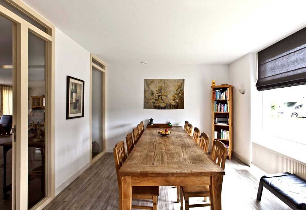 Gezinshuis De Glind Archivice Architektenburo Landelijke studeerkamer Meubilair,Tafel,Fotolijst,Hout,Verlichting,architectuur,Vloeren,Interieur ontwerp,Vloer,Hal