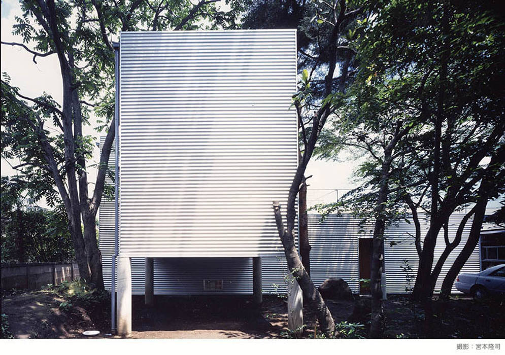 industry in a forest, 瀧浩明建築計画事務所/studio blank 瀧浩明建築計画事務所/studio blank ミニマルな 家