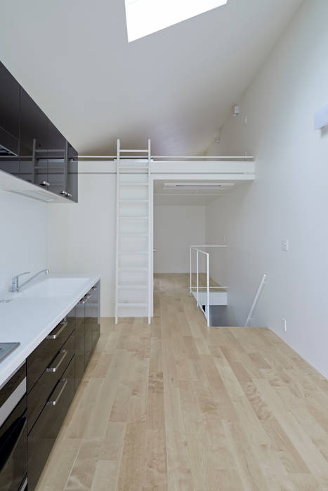 Park House, another APARTMENT LTD. / アナザーアパートメント another APARTMENT LTD. / アナザーアパートメント Столовая комната в эклектичном стиле