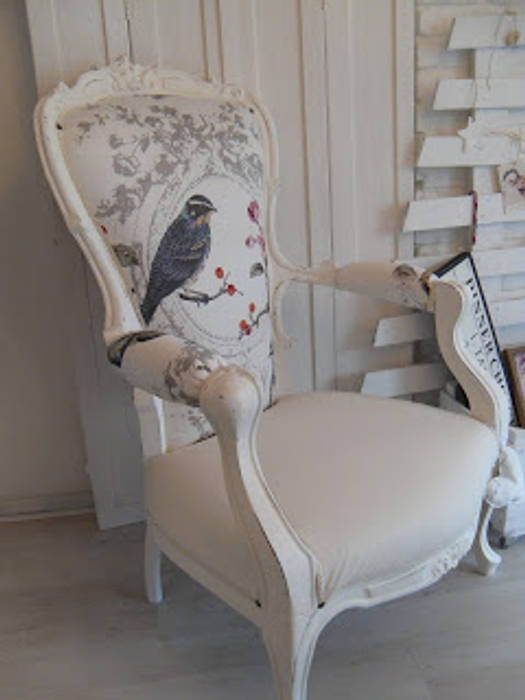 Vogel op je stoel, gustaviaans vintage homestyle gustaviaans vintage homestyle Rustieke kinderkamers Bureaus & stoelen