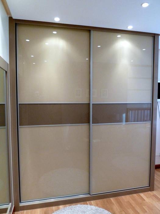 Armario japones cristal opaco, Arconada Armarios Arconada Armarios Phòng ngủ phong cách hiện đại Wardrobes & closets