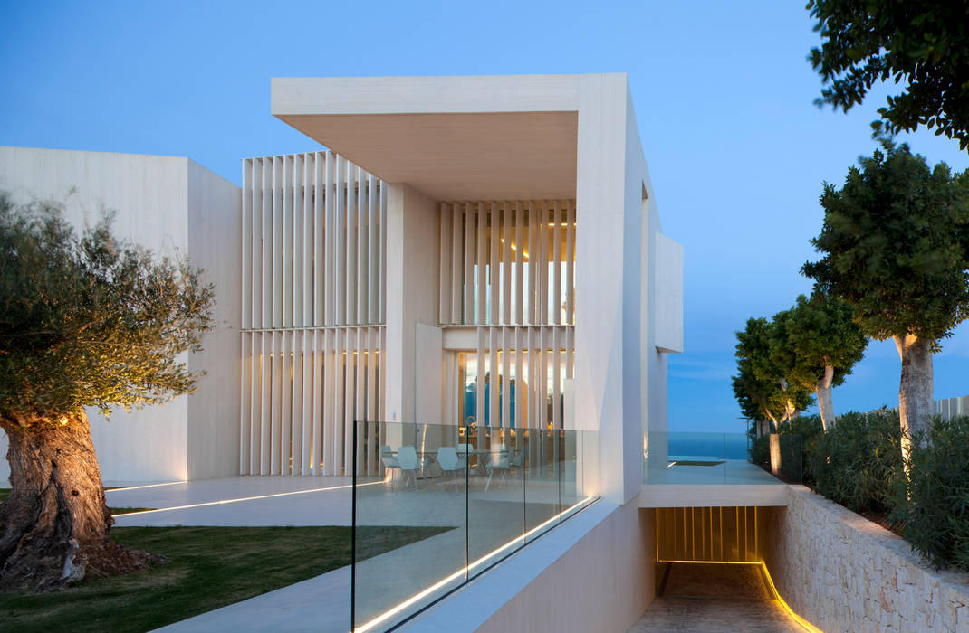 SARDINERA HOUSE JAVEA SPAIN, Vondom Vondom Jardines de estilo minimalista