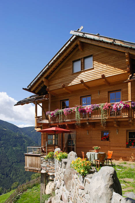 Einfamilienhaus rustikale häuser von thoma holz gmbh rustikal | homify