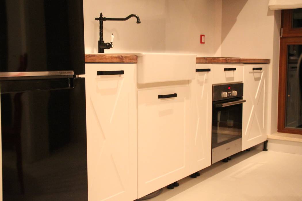 Nadmorski Smak, Comfort & Style Interiors Comfort & Style Interiors Cucina in stile scandinavo Armadietti & Scaffali