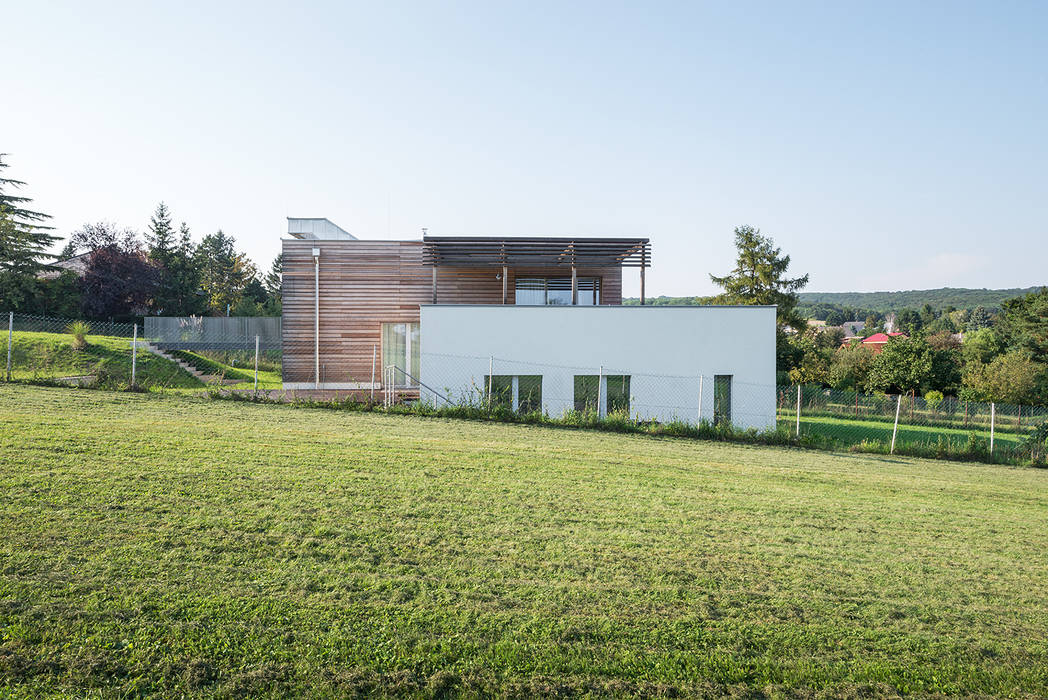 Energieeffizienter Landsitz bei Bratislava, Abendroth Architekten Abendroth Architekten Casas de estilo moderno