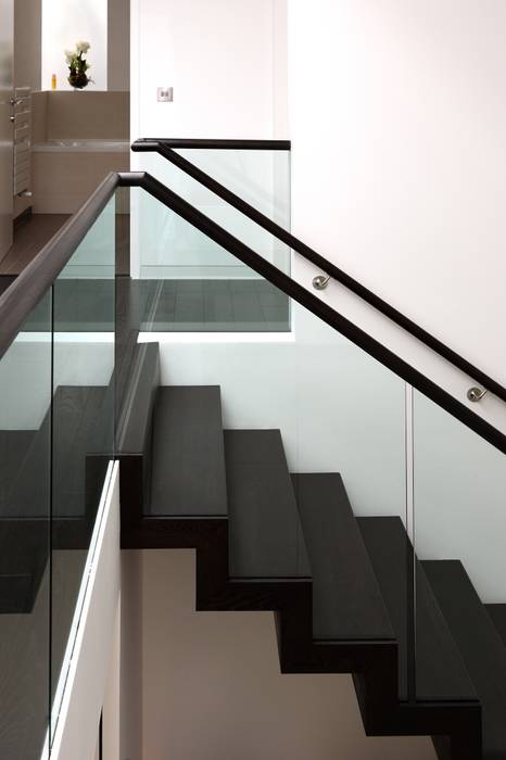 ​Brixham House, Tye Architects Tye Architects Modern corridor, hallway & stairs
