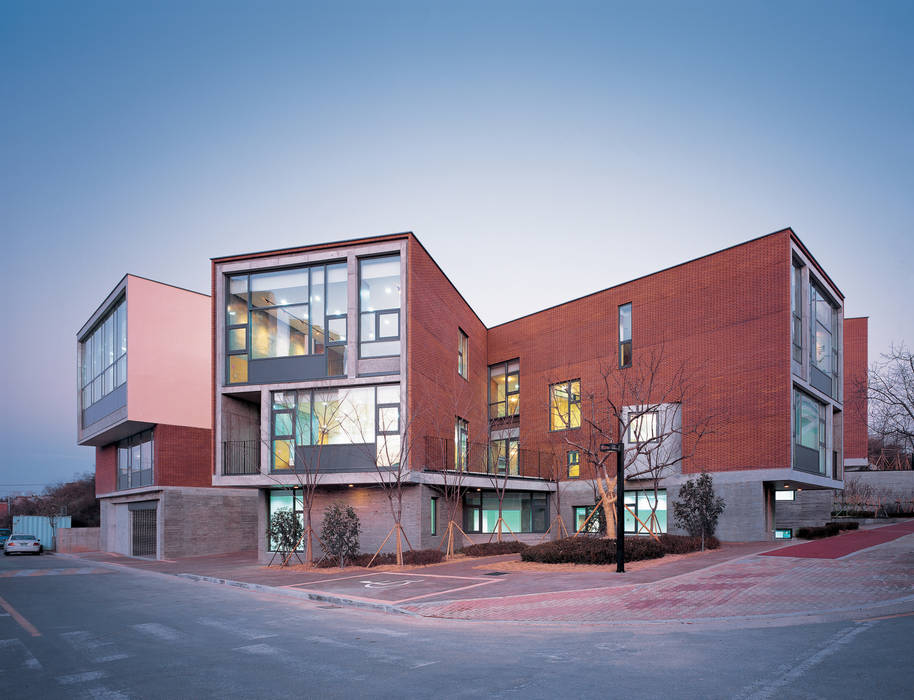 Kindergarten Unmun, ISON ARCHITECTS ISON ARCHITECTS Espacios comerciales Escuelas