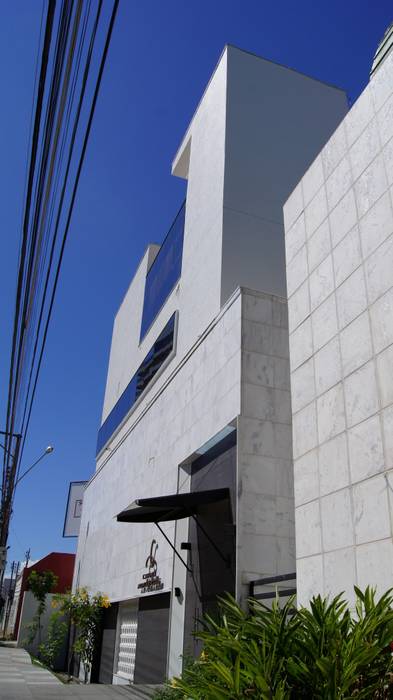 Edifício Sede da Carmo Advogados MMEB arquitetos Escritórios minimalistas fachada,minimalismo