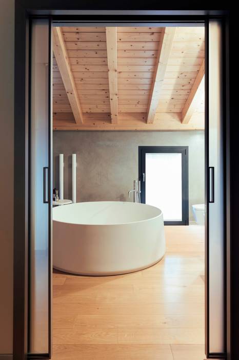 casa ROSS, Marg Studio Marg Studio Phòng tắm phong cách tối giản