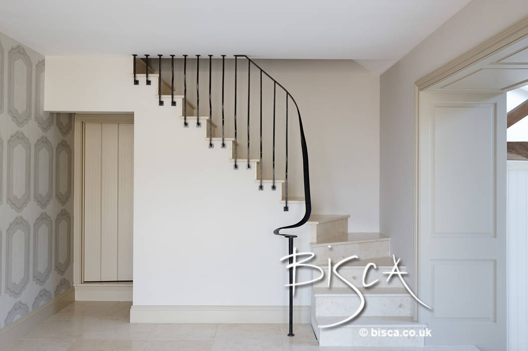 Barn Conversion Staircase Bisca Staircases 클래식스타일 복도, 현관 & 계단