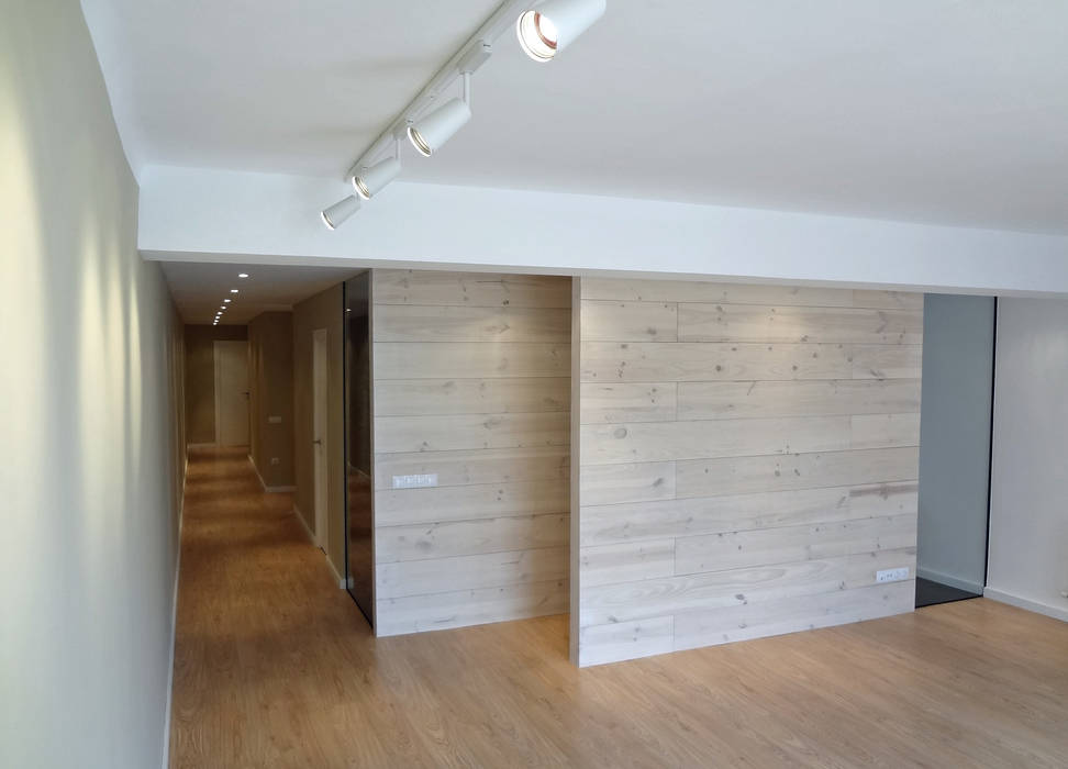 Vivienda en casco antiguo de Girona, davidMUSER building & design davidMUSER building & design Salas de estar modernas