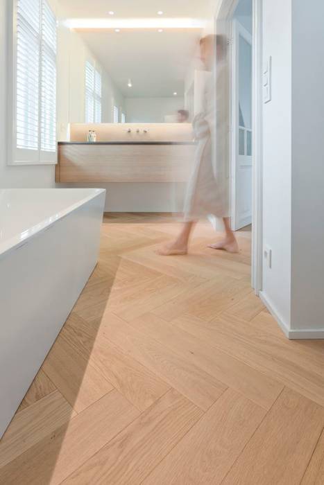 Visgraat in de badkamer, Nobel flooring Nobel flooring Modern bathroom
