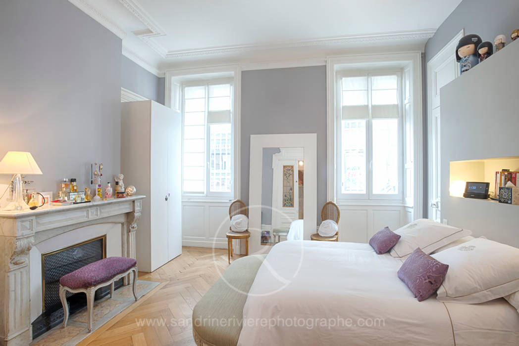 Visite privée d'un appartement haussmannien Sandrine RIVIERE Photographie Chambre classique Meubles,Propriété,Fenêtre,Immeuble,Bois,Design d&#39;intérieur,Éclairage,Chaise,Confort,Cadre de l&#39;image