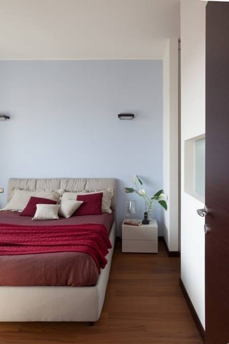 Camera da letto padronale gk architetti (Carlo Andrea Gorelli+Keiko Kondo) Camera da letto moderna