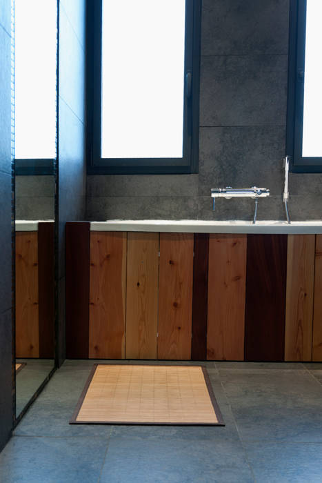 Tablier De La Baignoire Realise Avec Differents Bois De