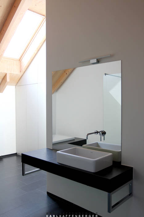 Historisches Torhaus im Odenwald, Karl Kaffenberger Architektur | Einrichtung Karl Kaffenberger Architektur | Einrichtung Modern bathroom