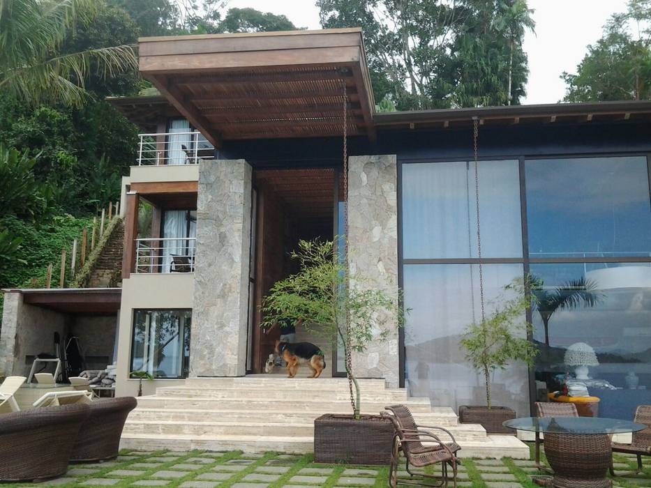 Casa em Angra dos Reis - RJ, CAMASA Marmores & Design CAMASA Marmores & Design บ้านและที่อยู่อาศัย