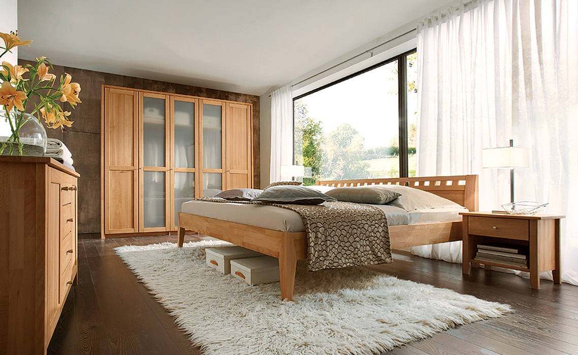 homify Classic style bedroom Beds & headboards