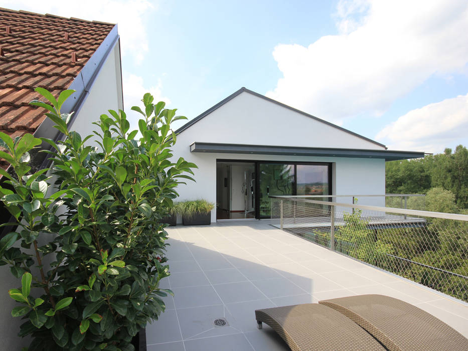 Haus mit Pool am Dach in Wildon, KARL+ZILLER Architektur KARL+ZILLER Architektur Будинки