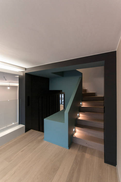 Maison unifamiliale à basse consommation d'énergie, RM archi sàrl RM archi sàrl Couloir, entrée, escaliers modernes