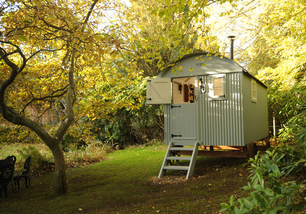 Garden room, Roundhill Shepherd Huts Roundhill Shepherd Huts Rustic style garden