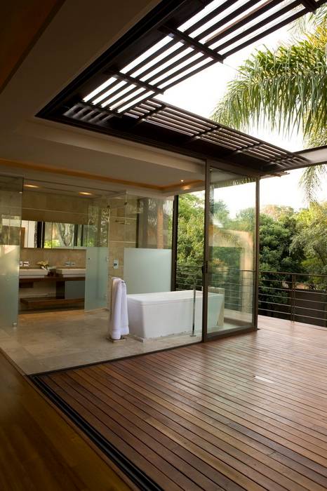 House Brian , Nico Van Der Meulen Architects Nico Van Der Meulen Architects Modern bathroom