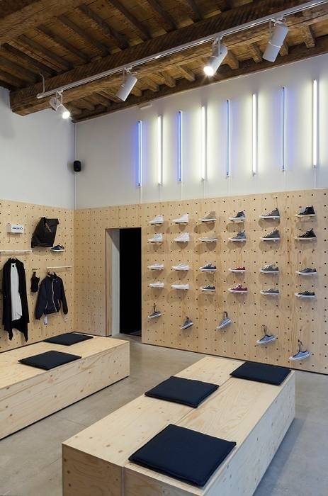 Monar & Clothes - Antwerpen, PUUR interieurarchitecten PUUR interieurarchitecten Commercial spaces Commercial Spaces