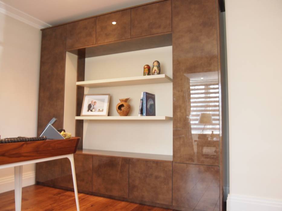Storage and display unit Designer Vision and Sound: Bespoke Cabinet Making Modern style study/office Cupboards & shelving
