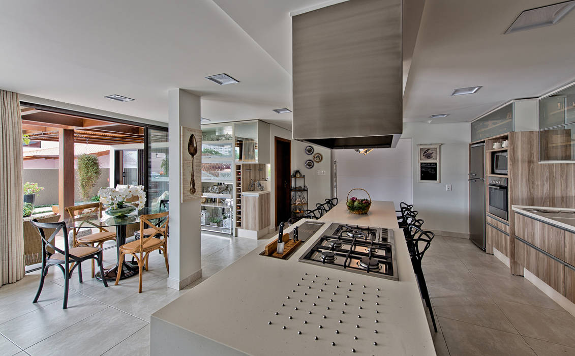 Uma casa para receber a família, Espaço do Traço arquitetura Espaço do Traço arquitetura Modern Kitchen