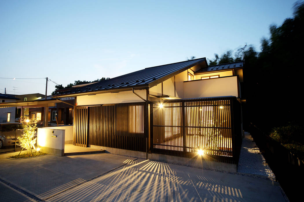 プライベートデッキを囲む家, ㈱カナザワ建築設計事務所/KANAZAWA Architects Design Office ㈱カナザワ建築設計事務所/KANAZAWA Architects Design Office オリジナルな 家