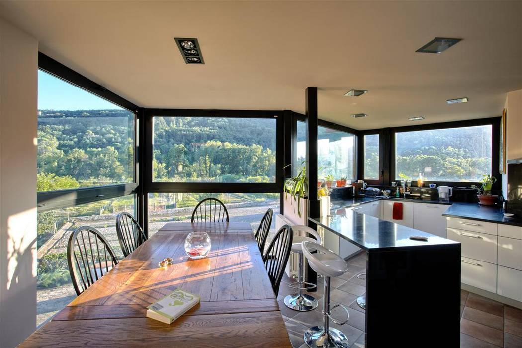 Casa mariposa – vivienda unifamiliar en Besalú, Miàs Architects Miàs Architects Cocinas de estilo moderno