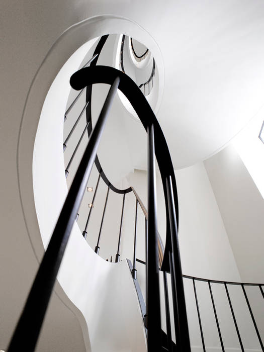 Knokke , ligne V ligne V Pasillos, vestíbulos y escaleras de estilo moderno