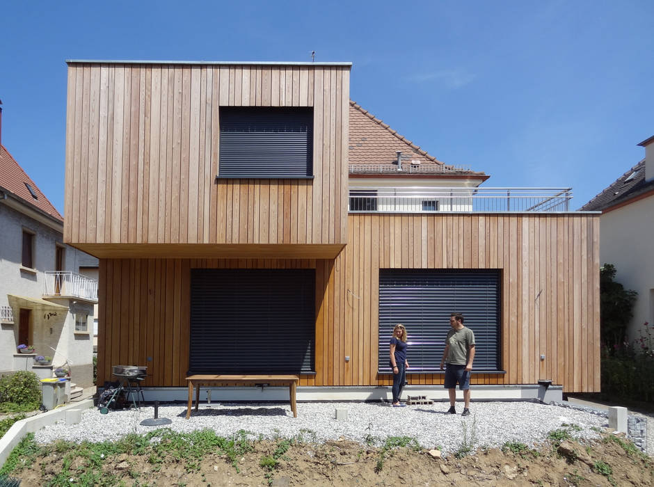 Dual Box, Les Nouveaux Voisins Les Nouveaux Voisins Maisons modernes Ciel,Plante,Bois,Terrain,Ombre,Revêtement,Chalet,Imeuble,Propriété matérielle,Zone résidentielle