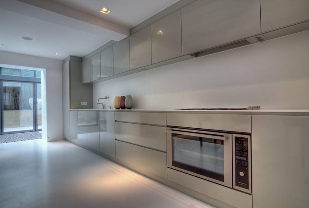 Marylebone Family House, Peter Bell Architects Peter Bell Architects Minimalist kitchen