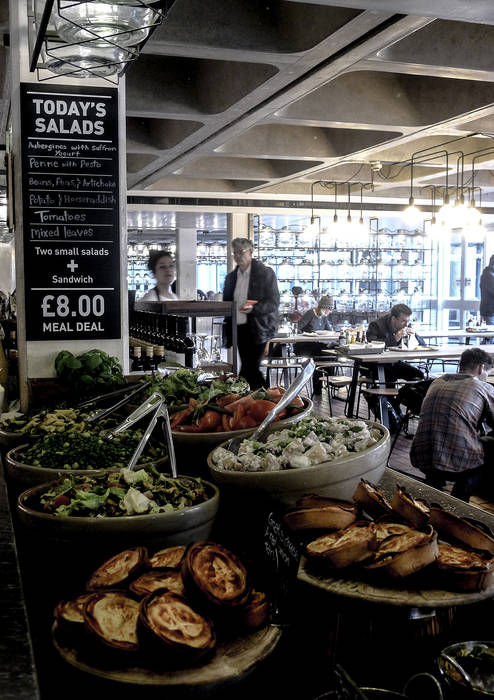 Barbican Foodhall - Signage helen hughes design studio ltd Commercial spaces Gastronomy