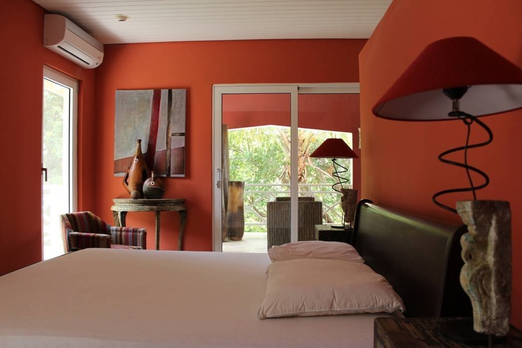 Koloniale villa in Curaçao, Alex Janmaat Interieurs & Kunst Alex Janmaat Interieurs & Kunst Country style bedroom