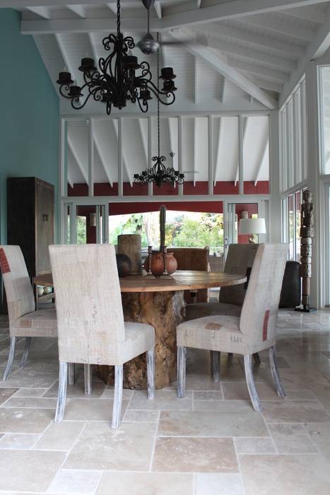 Koloniale villa in Curaçao, Alex Janmaat Interieurs & Kunst Alex Janmaat Interieurs & Kunst Country style dining room