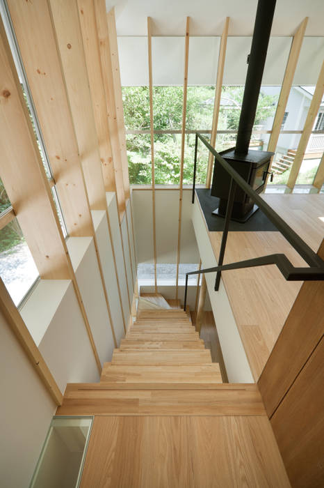 Y-House, AIDAHO Inc. AIDAHO Inc. Pasillos, vestíbulos y escaleras de estilo ecléctico
