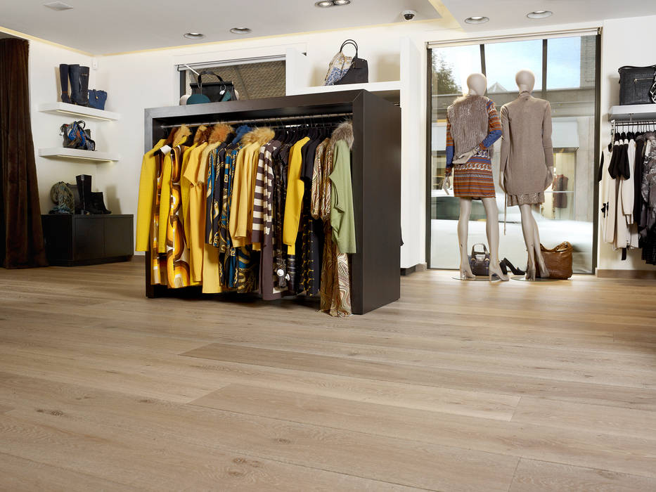 Houtenvloer in de winkel, Nobel flooring Nobel flooring Bedrijfsruimten Winkelruimten