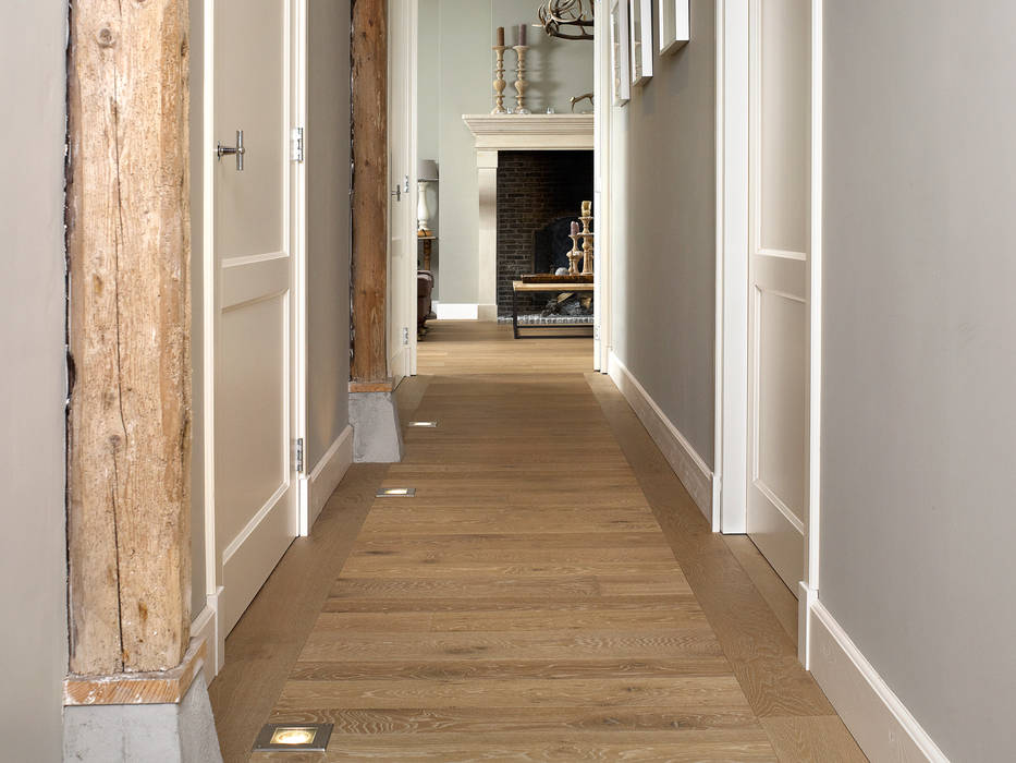 Landelijk wonen, Nobel flooring Nobel flooring Country style corridor, hallway& stairs