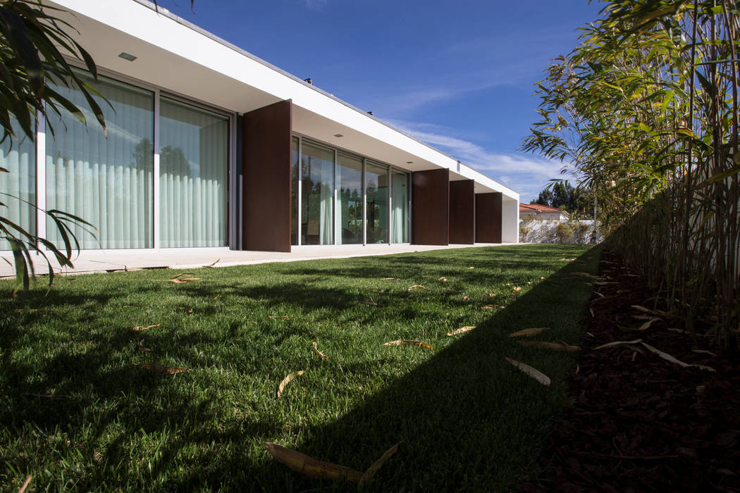 Casa PL Atelier d'Arquitetura Lopes da Costa Casas modernas