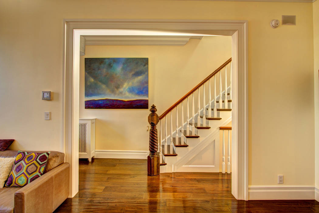 Park Slope Brownstone, Ben Herzog Architect Ben Herzog Architect Colonial style corridor, hallway& stairs