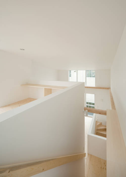 3階から吹抜けを見る 井戸健治建築研究所 / Ido, Kenji Architectural Studio 北欧デザインの 多目的室